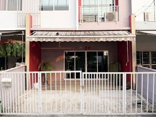 出售 3 卧室 联排别墅 在 Bang Khun Thian, 曼谷