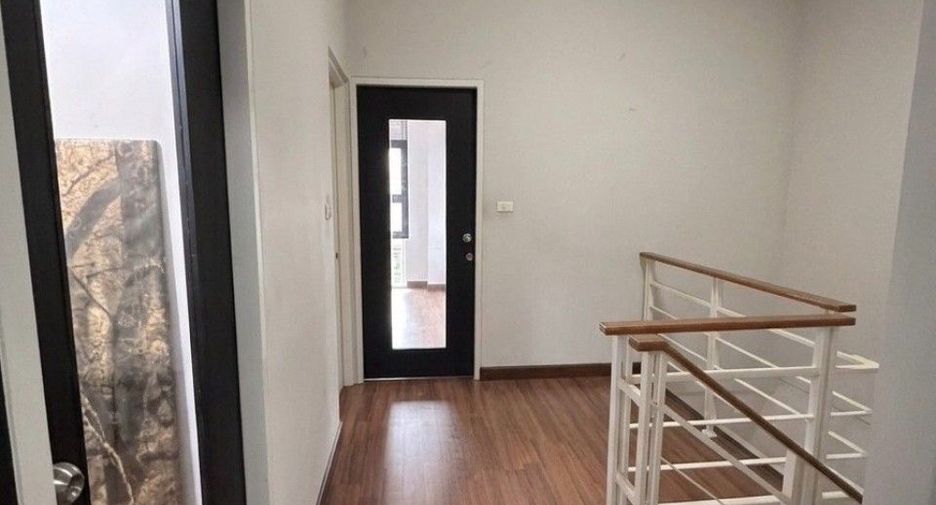 Casa adosada en venta de 1 habitaciones en Bang Khun Thian, Bangkok