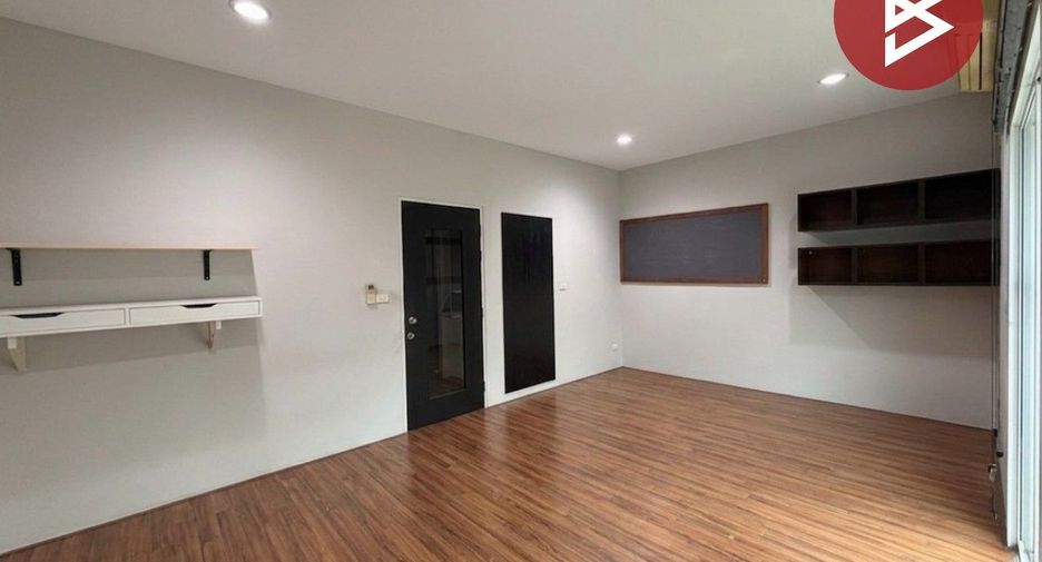 Casa adosada en venta de 1 habitaciones en Bang Khun Thian, Bangkok