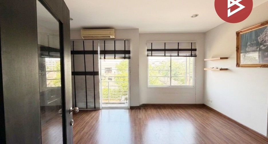 Casa adosada en venta de 1 habitaciones en Bang Khun Thian, Bangkok