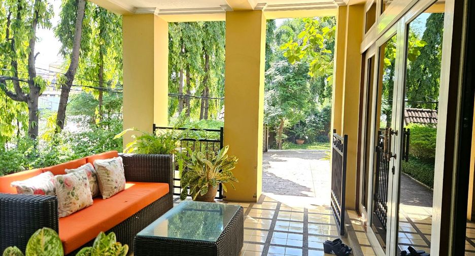 For sale 3 bedrooms house in Chatuchak, Bangkok