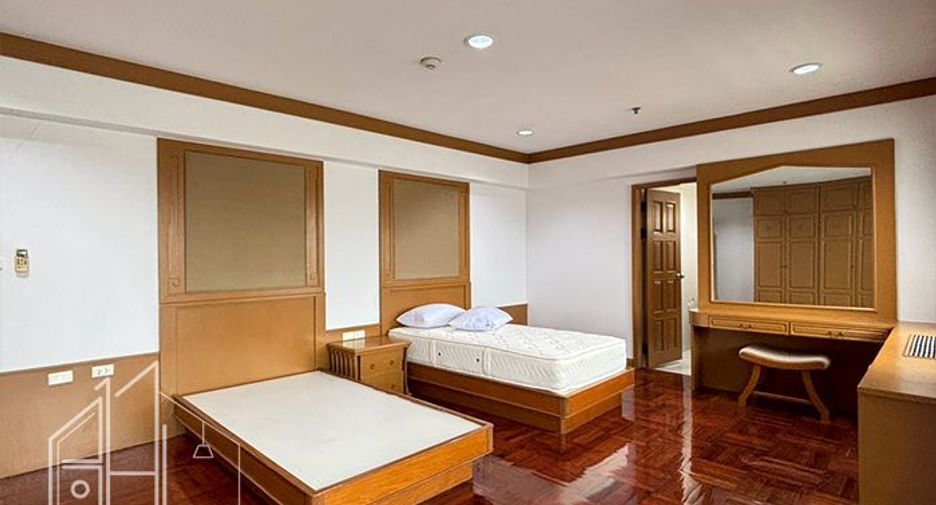 Condo en alquiler de 4 habitaciones en Watthana, Bangkok
