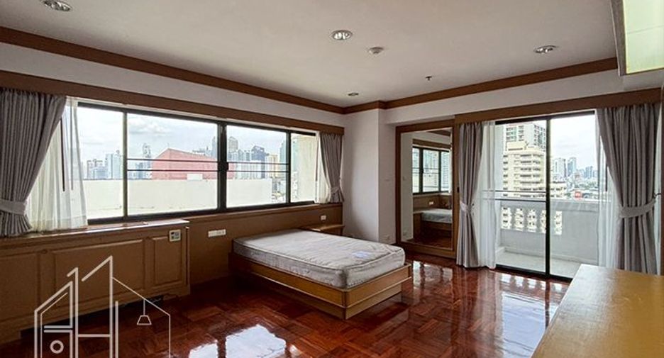 Condo en alquiler de 4 habitaciones en Watthana, Bangkok
