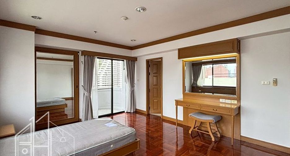 Condo en alquiler de 4 habitaciones en Watthana, Bangkok