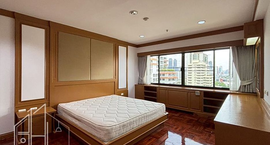 Condo en alquiler de 4 habitaciones en Watthana, Bangkok