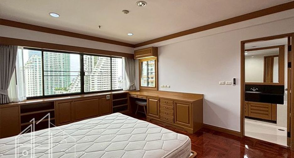 Condo en alquiler de 4 habitaciones en Watthana, Bangkok