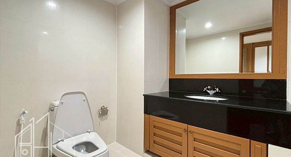 Condo en alquiler de 4 habitaciones en Watthana, Bangkok