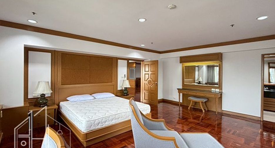 Condo en alquiler de 4 habitaciones en Watthana, Bangkok