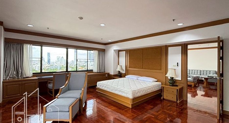 Condo en alquiler de 4 habitaciones en Watthana, Bangkok