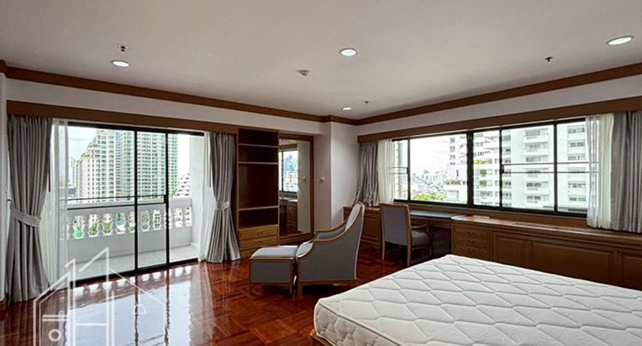 Condo en alquiler de 4 habitaciones en Watthana, Bangkok