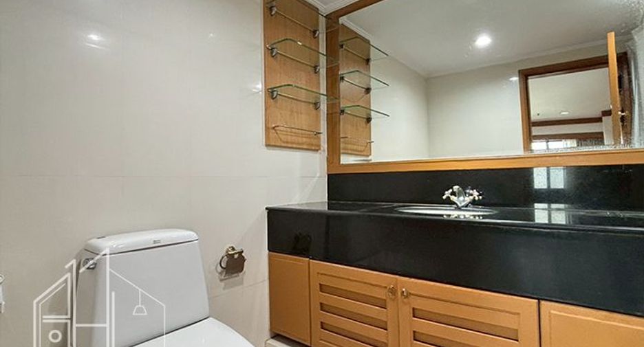 Condo en alquiler de 4 habitaciones en Watthana, Bangkok