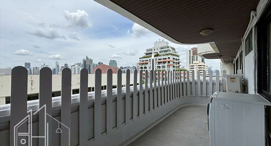 Condo en alquiler de 4 habitaciones en Watthana, Bangkok