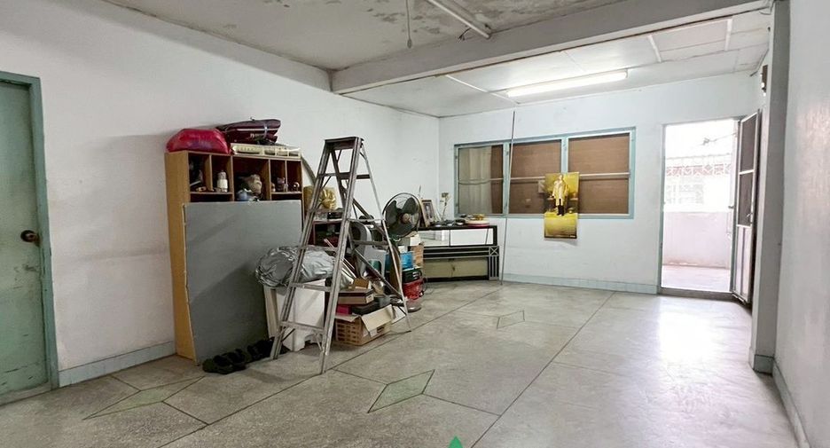 Local comercial en venta de 3 habitaciones en Bang Kho Laem, Bangkok