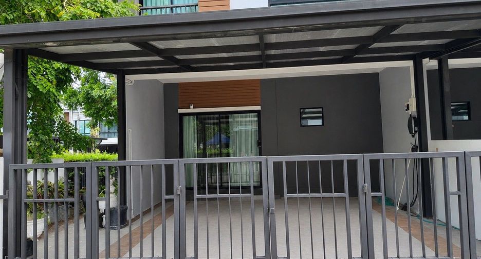 For sale 3 bedrooms townhouse in Nong Khaem, Bangkok