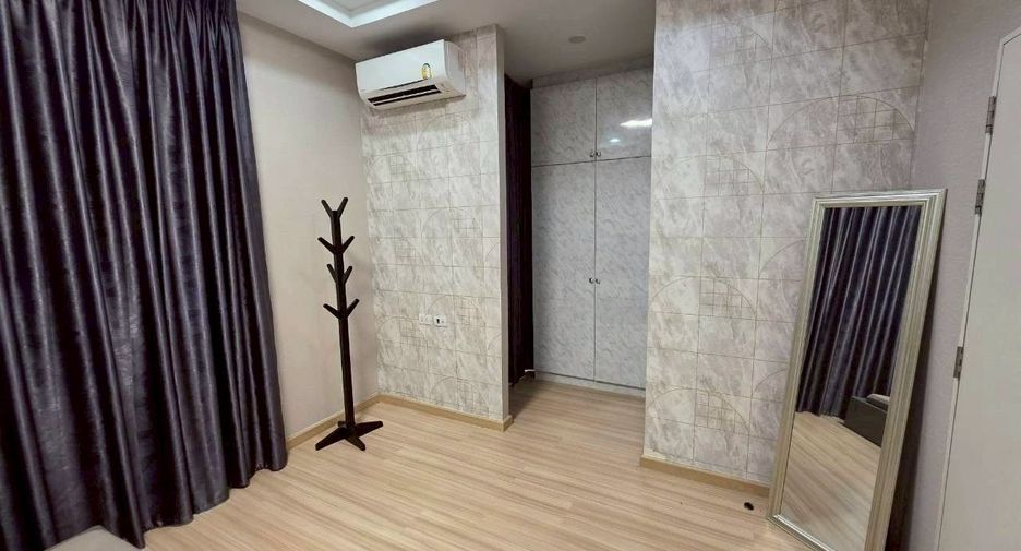 For sale 3 bedrooms townhouse in Nong Khaem, Bangkok