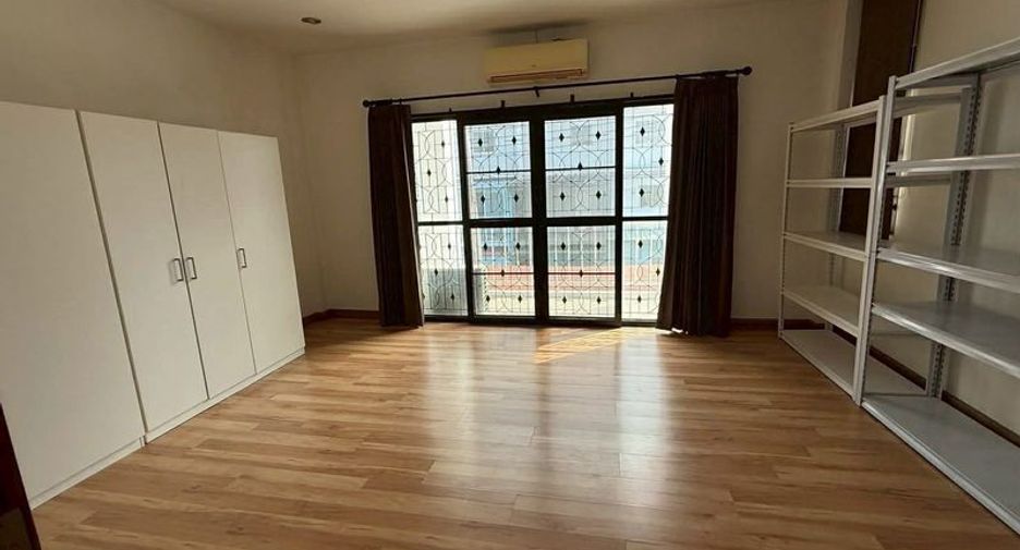 For rent and for sale 2 bedrooms townhouse in Mueang Chon Buri, Chonburi