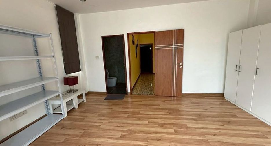 For rent and for sale 2 bedrooms townhouse in Mueang Chon Buri, Chonburi