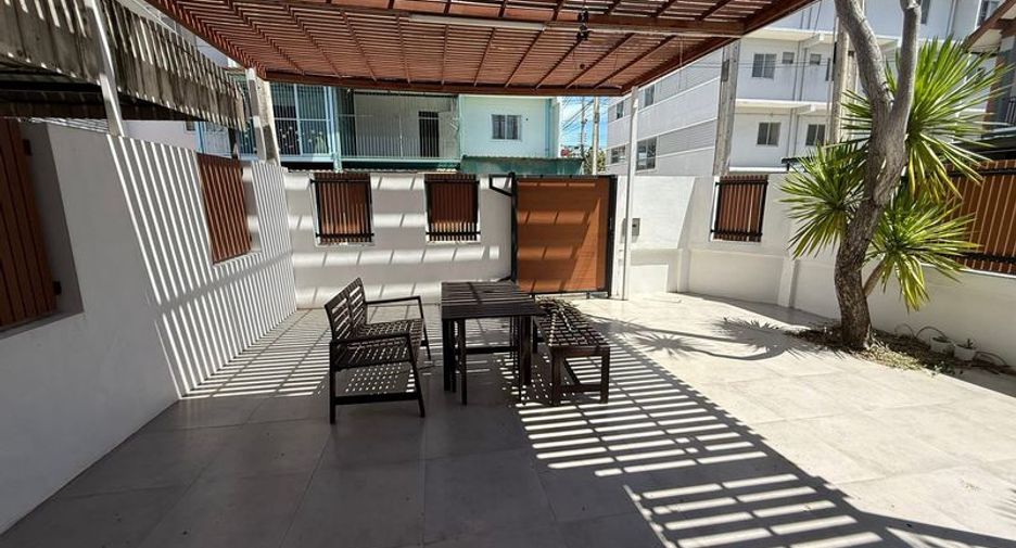 For rent and for sale 2 bedrooms townhouse in Mueang Chon Buri, Chonburi