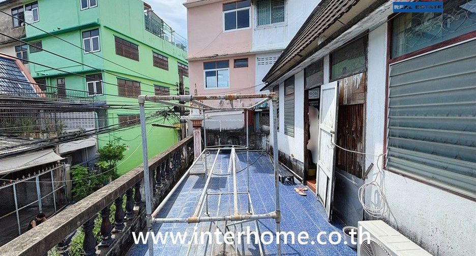For sale 2 bedrooms townhouse in Chatuchak, Bangkok