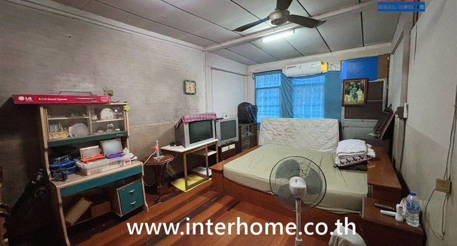 For sale 2 bedrooms townhouse in Chatuchak, Bangkok