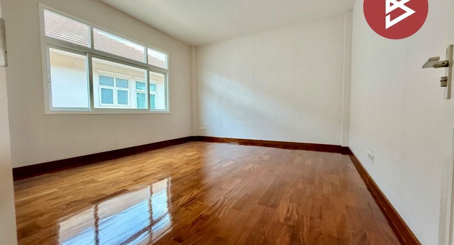 For sale 5 ベッドルーム house in Mueang Samut Sakhon, Samut Sakhon