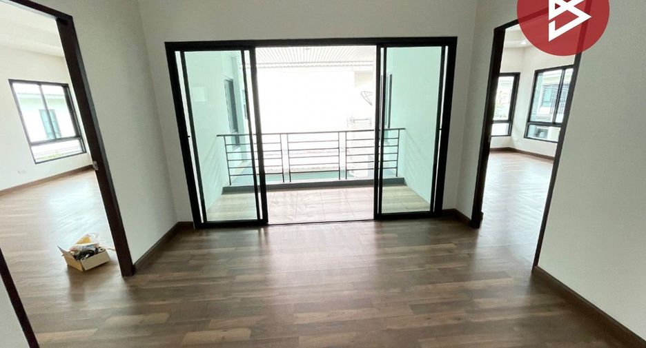 Casa en venta de 3 habitaciones en Si Racha, Chonburi