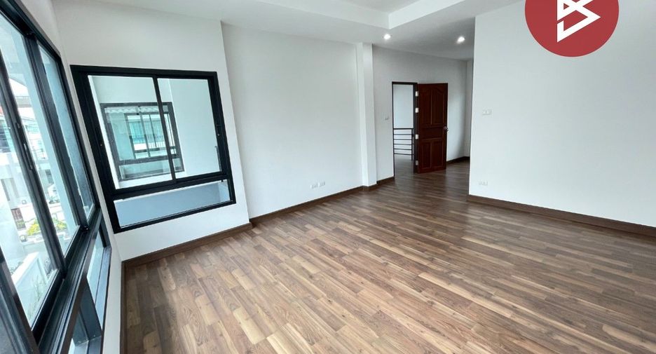 Casa en venta de 3 habitaciones en Si Racha, Chonburi