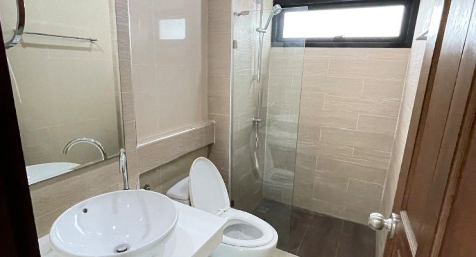 Casa en venta de 3 habitaciones en Si Racha, Chonburi