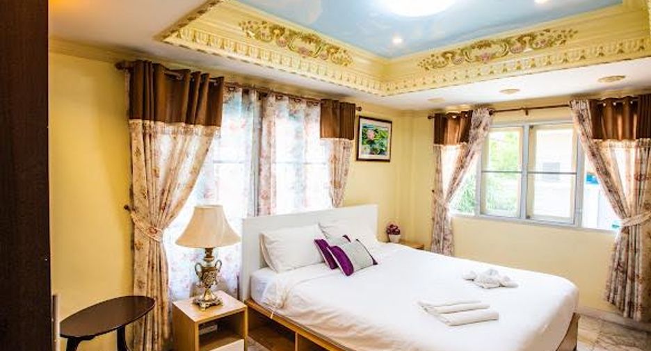 For rent 5 bedrooms villa in Mueang Chiang Mai, Chiang Mai
