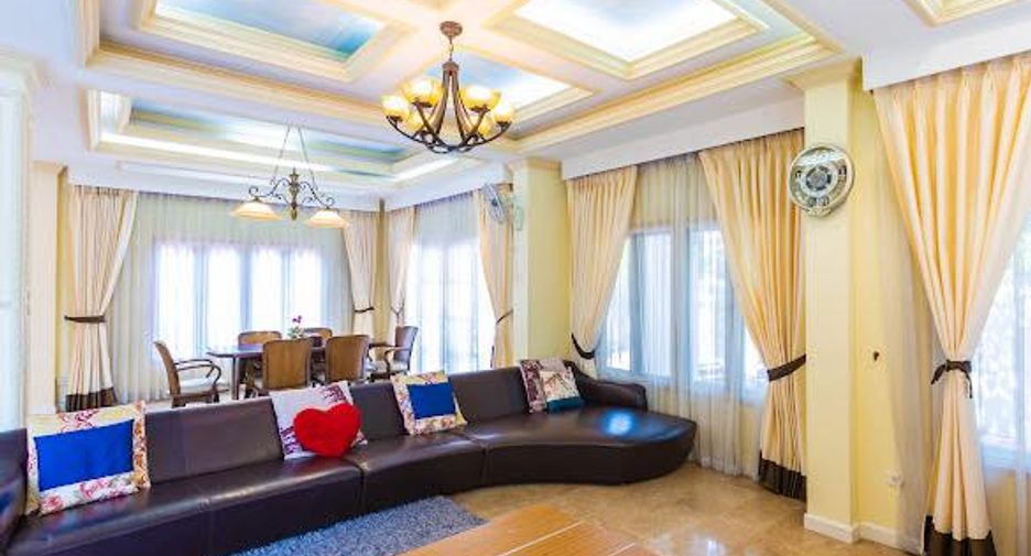 For rent 5 bedrooms villa in Mueang Chiang Mai, Chiang Mai