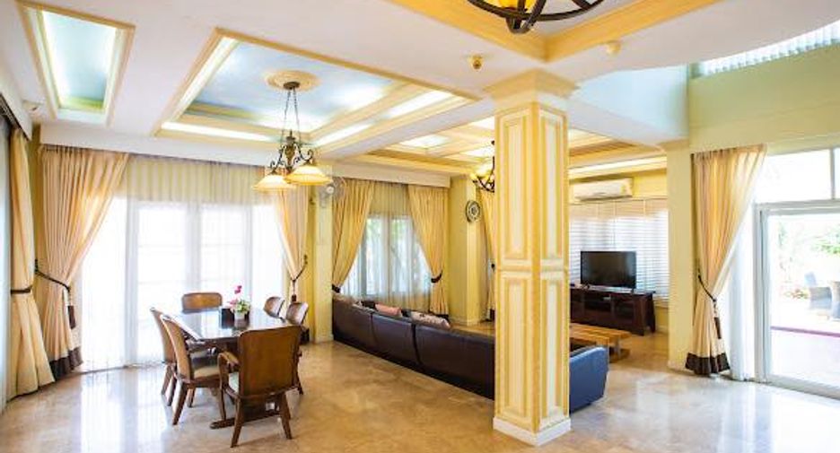 For rent 5 bedrooms villa in Mueang Chiang Mai, Chiang Mai