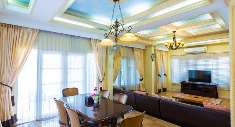 For rent 5 bedrooms villa in Mueang Chiang Mai, Chiang Mai