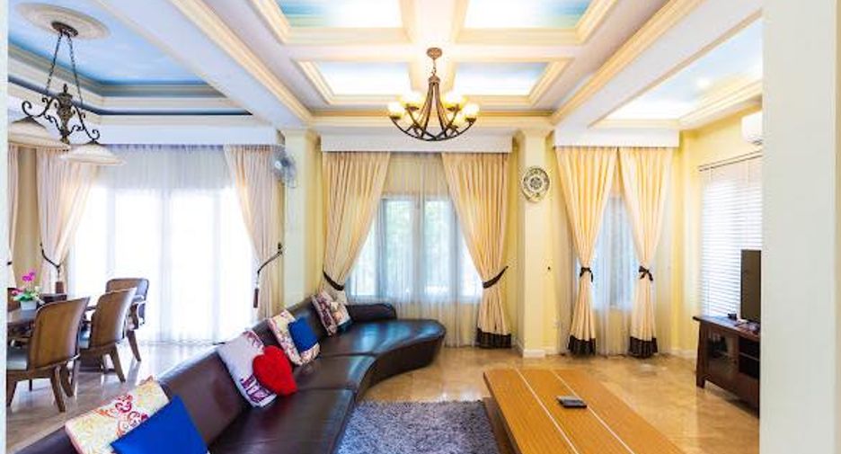 For rent 5 bedrooms villa in Mueang Chiang Mai, Chiang Mai