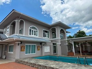 Villa zur Miete mit 5 Zimmer in Mueang Chiang Mai, Chiang Mai