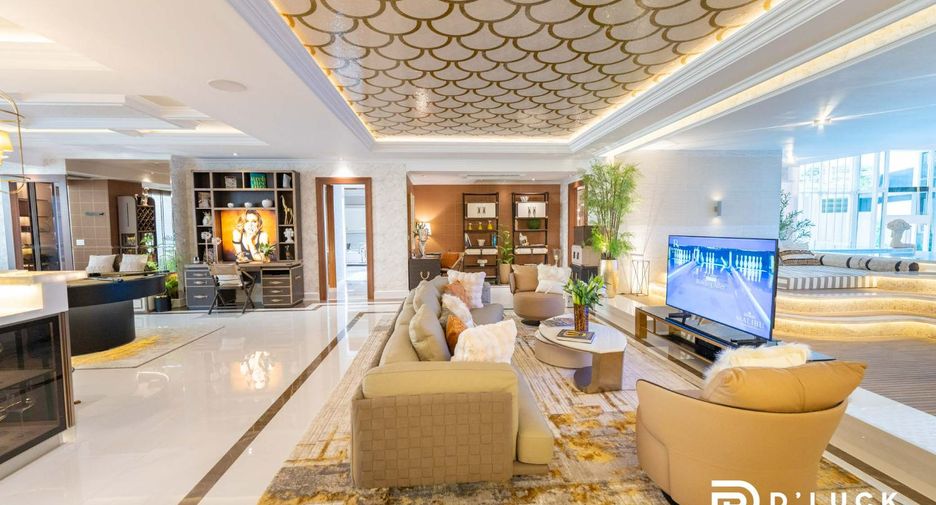 For sale 2 bedrooms condo in Pratumnak, Pattaya
