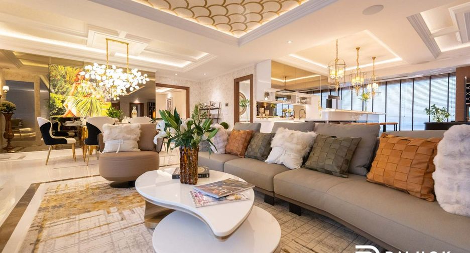 For sale 2 bedrooms condo in Pratumnak, Pattaya