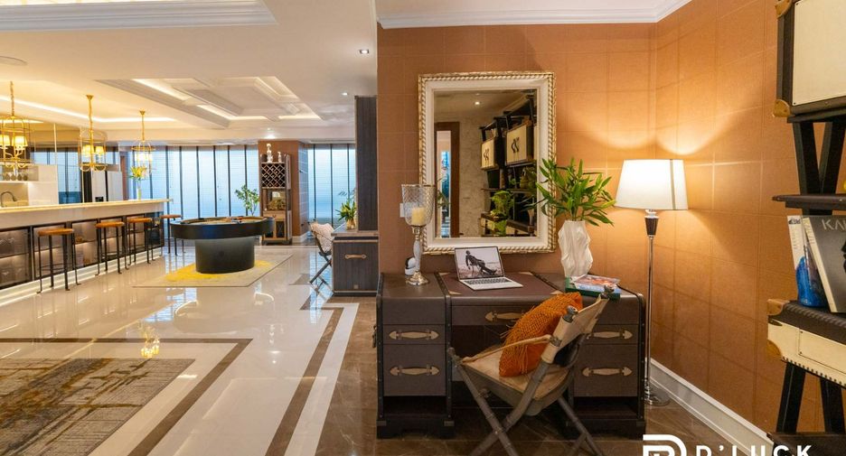 For sale 2 bedrooms condo in Pratumnak, Pattaya