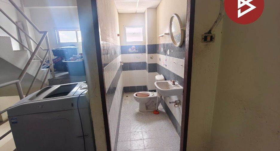 Gewerbefläche zum Kauf mit 3 Zimmer in Mueang Samut Prakan, Samut Prakan