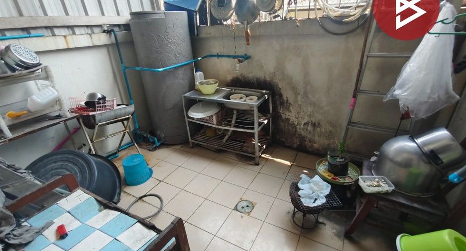 Gewerbefläche zum Kauf mit 3 Zimmer in Mueang Samut Prakan, Samut Prakan