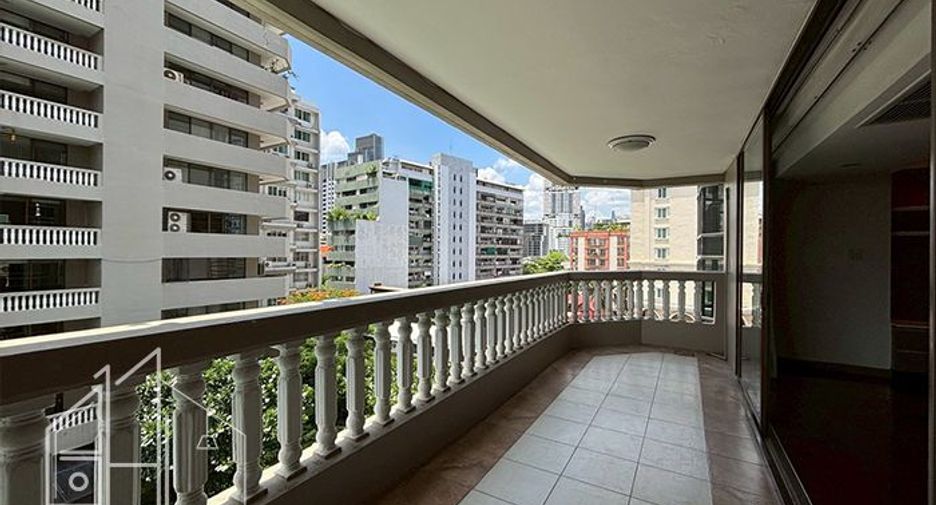 Condo en alquiler de 4 habitaciones en Khlong Toei, Bangkok