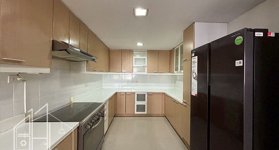Condo en alquiler de 4 habitaciones en Khlong Toei, Bangkok