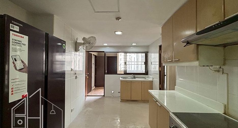 Condo en alquiler de 4 habitaciones en Khlong Toei, Bangkok