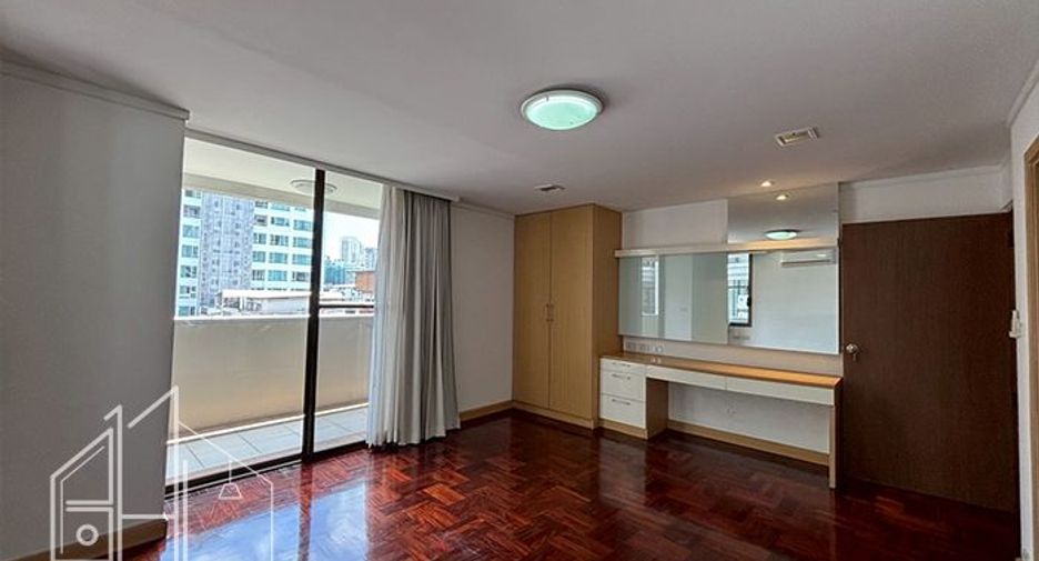 Condo en alquiler de 4 habitaciones en Khlong Toei, Bangkok