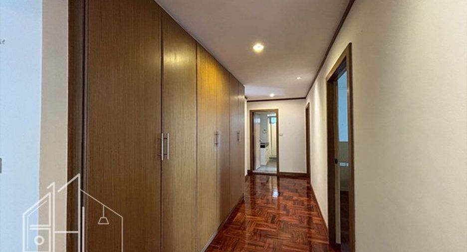Condo en alquiler de 4 habitaciones en Khlong Toei, Bangkok