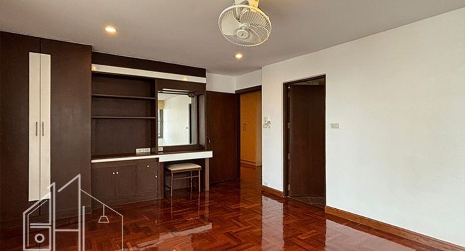 Apartamento en alquiler de 4 habitaciones en Khlong Toei, Bangkok