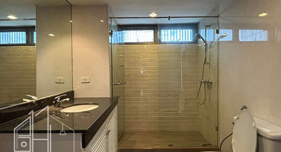 Apartamento en alquiler de 4 habitaciones en Khlong Toei, Bangkok