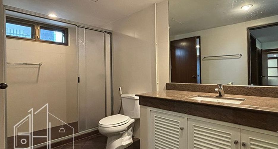 Apartamento en alquiler de 4 habitaciones en Khlong Toei, Bangkok