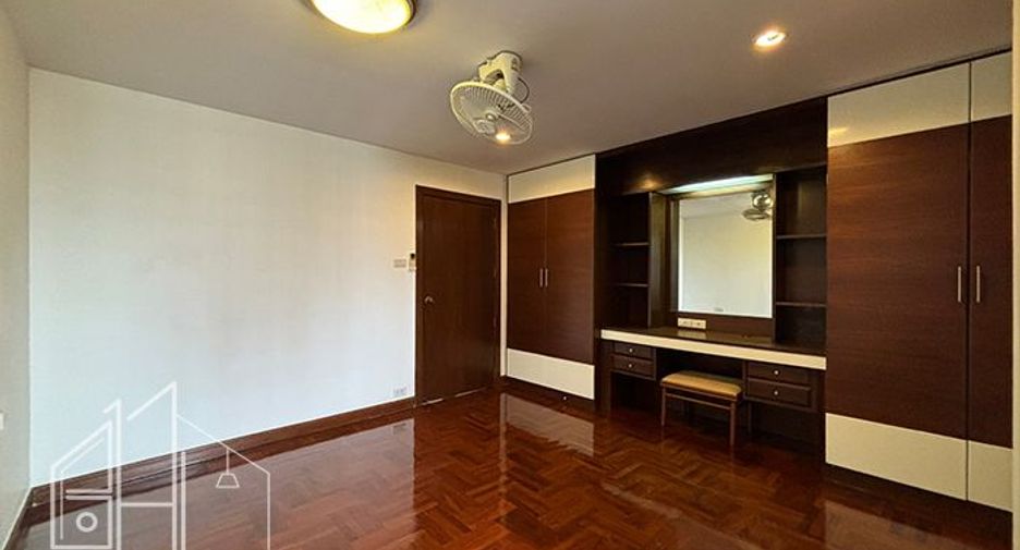 Apartamento en alquiler de 4 habitaciones en Khlong Toei, Bangkok