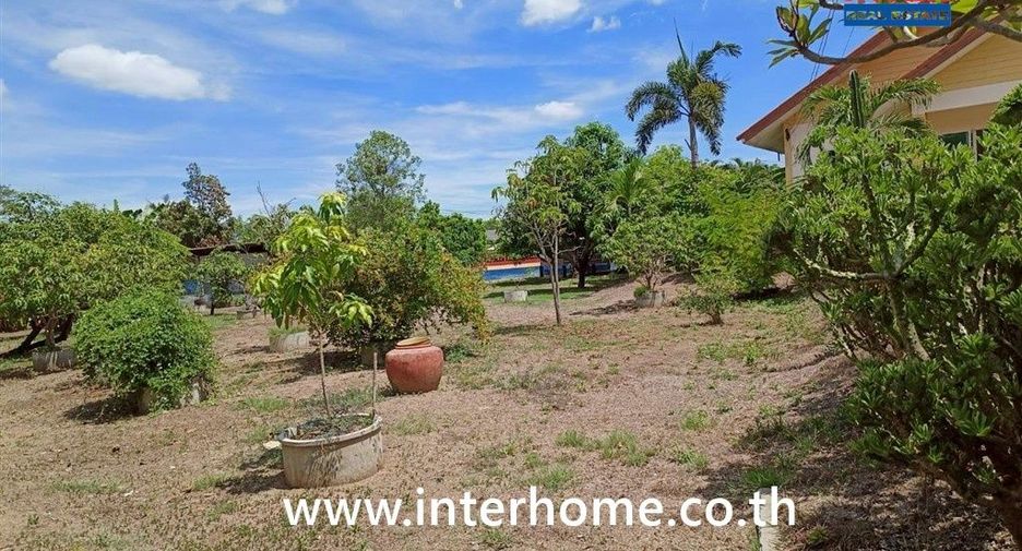For sale 4 bedrooms house in Don Tum, Nakhon Pathom