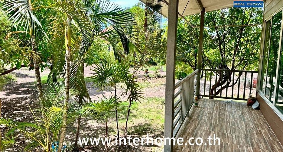 For sale 4 bedrooms house in Don Tum, Nakhon Pathom